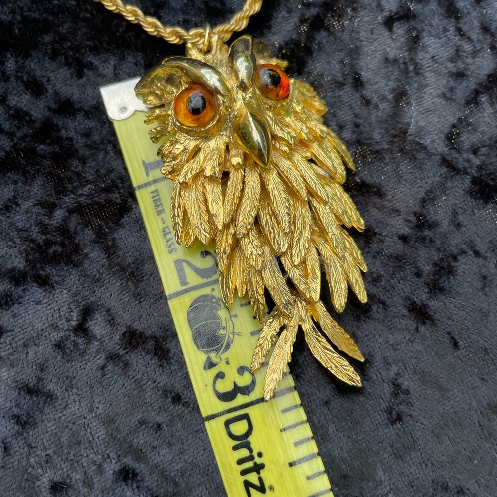 Vintage Gold Tone  Metal Articulated OWL Necklace Brown  Eyes Necklace